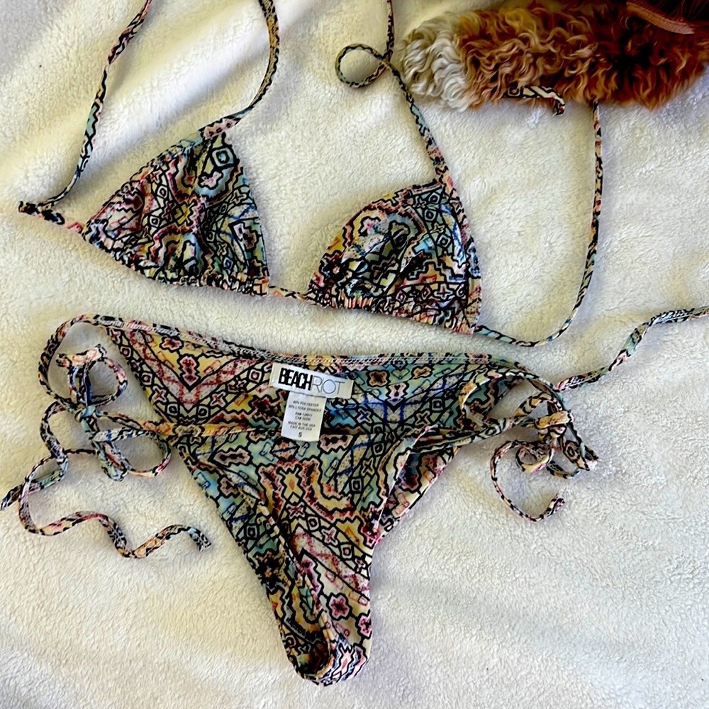 BEACH RIOT BIKINI